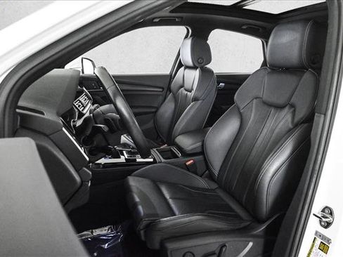 Used 2022 Audi Q5 2.0T Premium Plus w/ Premium Plus Package image 17