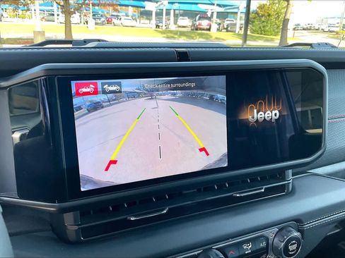 Used 2024 Jeep Wrangler Unlimited Rubicon w/ Technology Group image 24