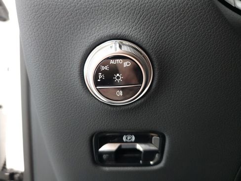 Certified 2026 Mercedes-Benz GLC 300 4MATIC image 9