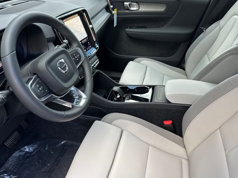 New 2026 Volvo EX40 Plus w/ Climate Package image 8