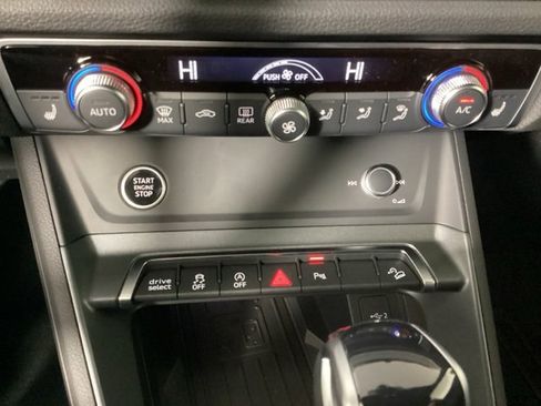 Used 2025 Audi Q3 2.0T Premium w/ Convenience Package image 23