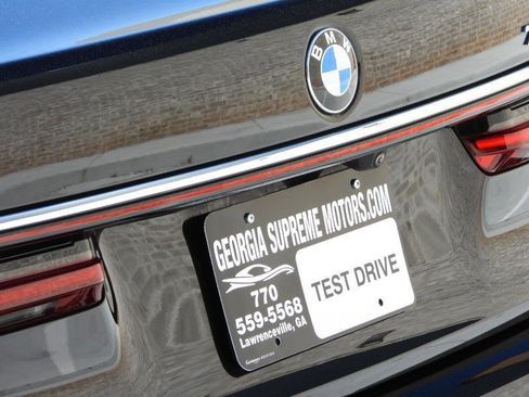 Used 2021 BMW 740i w/ Premium Package RWD image 14