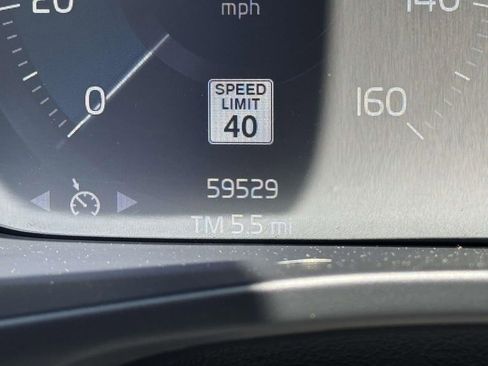 Used 2022 Volvo XC40 T5 Momentum w/ Premium Package AWD/4WD image 27