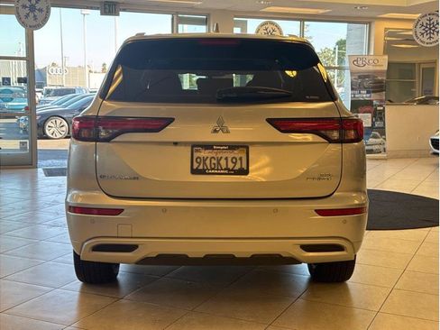 Used 2023 Mitsubishi Outlander SEL image 6