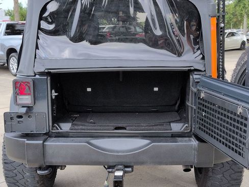 Used 2018 Jeep Wrangler Sport AWD/4WD image 23