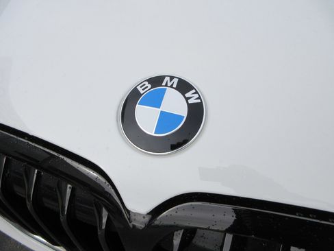Used 2021 BMW X7 M50i image 16
