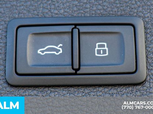 Used 2025 Audi Q5 2.0T Premium image 24