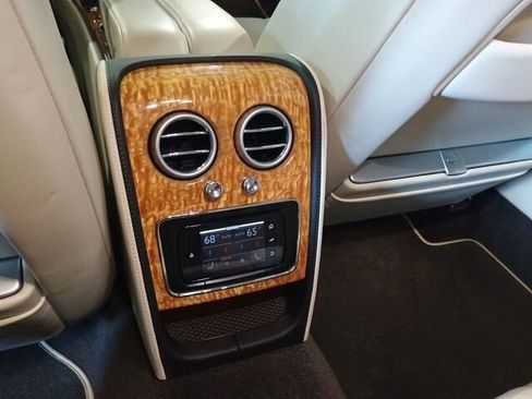 Used 2015 Bentley Flying Spur V8 image 11