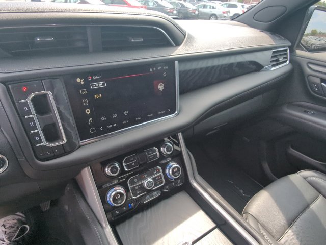 Used 2024 GMC Yukon Denali AWD/4WD image 16