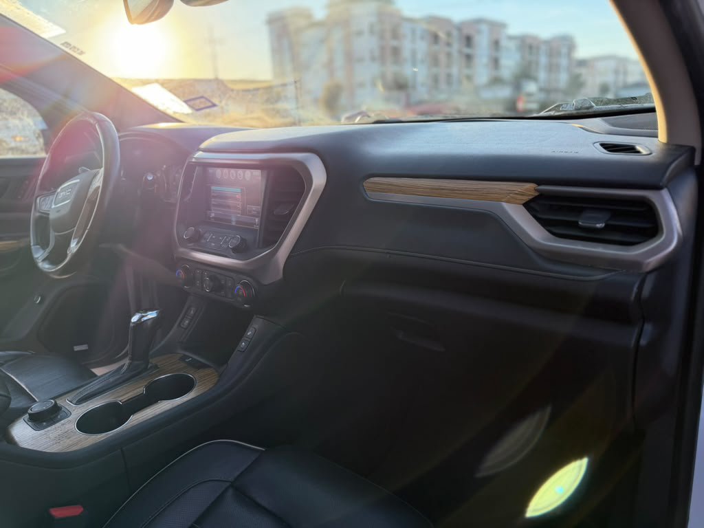 Used 2017 GMC Acadia Denali AWD/4WD image 16