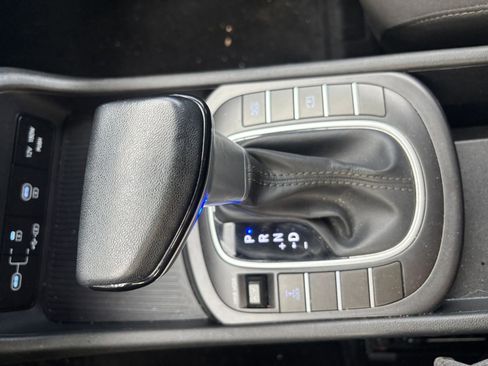 Used 2025 Hyundai Kona SEL image 39