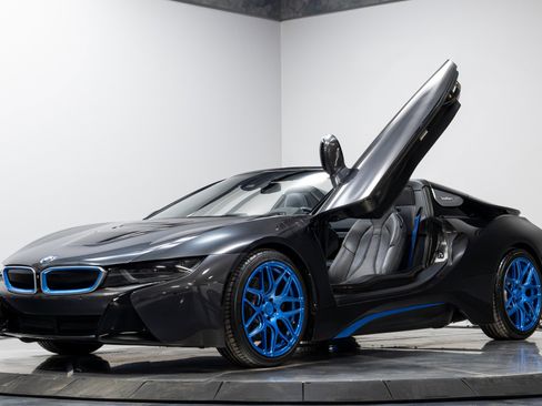 Used 2019 BMW i8 Roadster image 2
