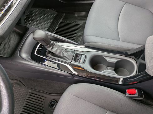 Used 2022 Toyota Corolla LE image 13