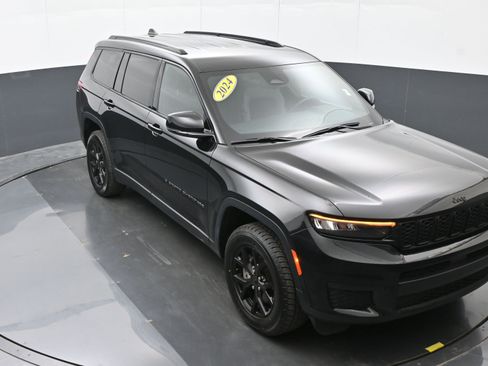 Used 2024 Jeep Grand Cherokee L Laredo image 36