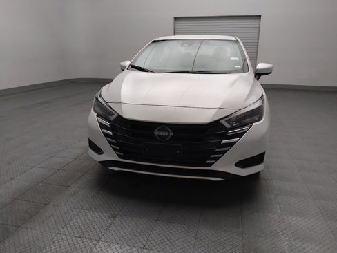 Used 2025 Nissan Versa SV FWD image 15