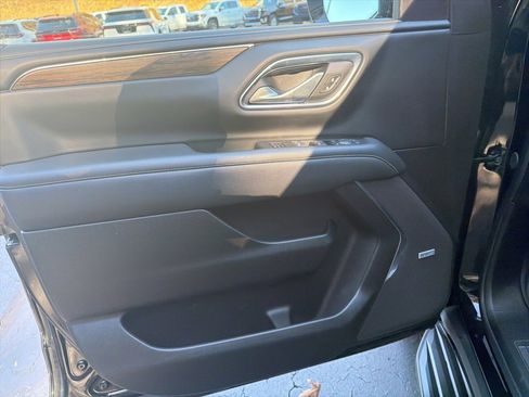Certified 2024 Chevrolet Suburban Premier image 8