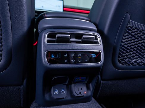 New 2026 Genesis GV70 2.5T Sport Prestige image 17