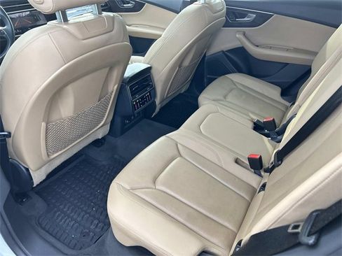 Used 2020 Audi Q8 Premium Plus w/ Premium Plus Package image 23