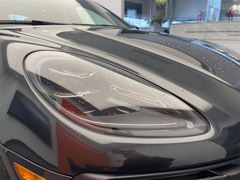 Certified 2025 Porsche Macan image 29