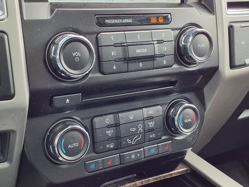 Used 2017 Ford F250 Lariat w/ Lariat Ultimate Package image 14