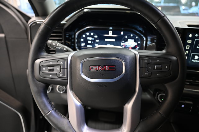 Used 2025 GMC Sierra 1500 SLT w/ SLT Premium Plus Package AWD/4WD image 24