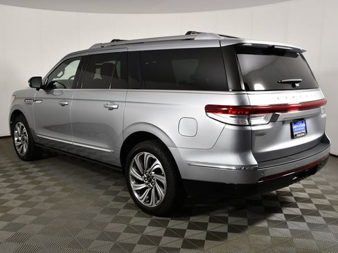 Used 2023 Lincoln Navigator L Reserve AWD/4WD image 8