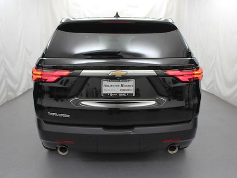 Used 2022 Chevrolet Traverse LS FWD image 12