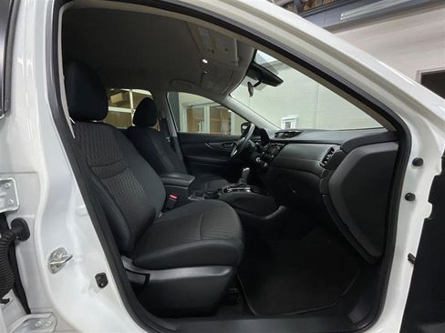 Used 2020 Nissan Rogue S image 24