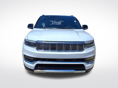 Used 2023 Jeep Grand Wagoneer 4WD image 2