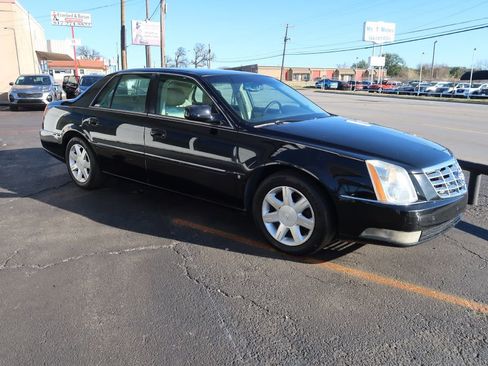 Used 2007 Cadillac DTS Luxury I image 2