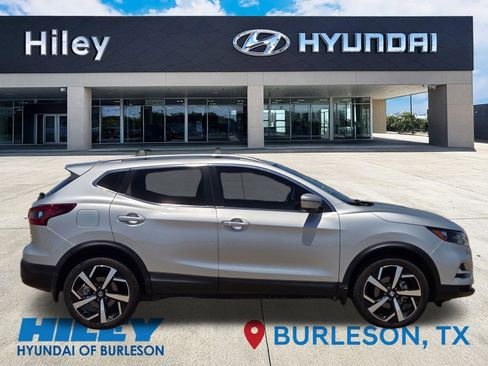 Used 2022 Nissan Rogue Sport SL AWD/4WD image 3