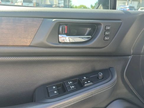 Used 2016 Subaru Outback 2.5i Limited AWD/4WD image 10
