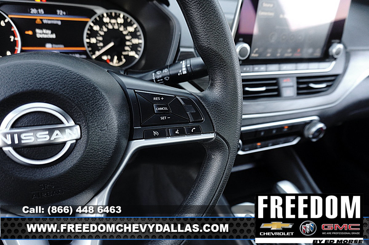 Used 2025 Nissan Altima 2.5 SV FWD image 21