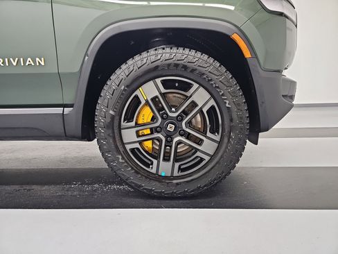 Used 2023 Rivian R1S Adventure image 11