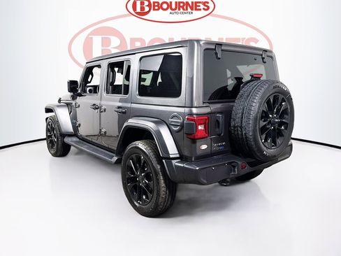 Used 2025 Jeep Wrangler Unlimited Sahara image 7