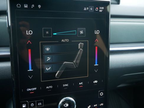 New 2026 GMC Terrain AT4 w/ Technology Package II AWD/4WD image 8