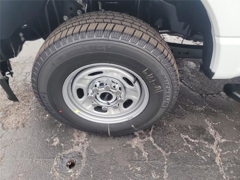 Used 2026 Ford F250 XL w/ XL Chrome Package image 10