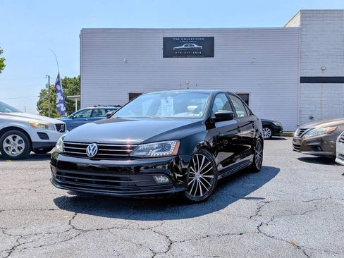 Used 2016 Volkswagen Jetta Sport w/ Lighting Package FWD image 3
