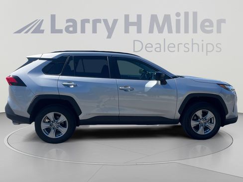 Used 2025 Toyota RAV4 LE AWD/4WD image 6