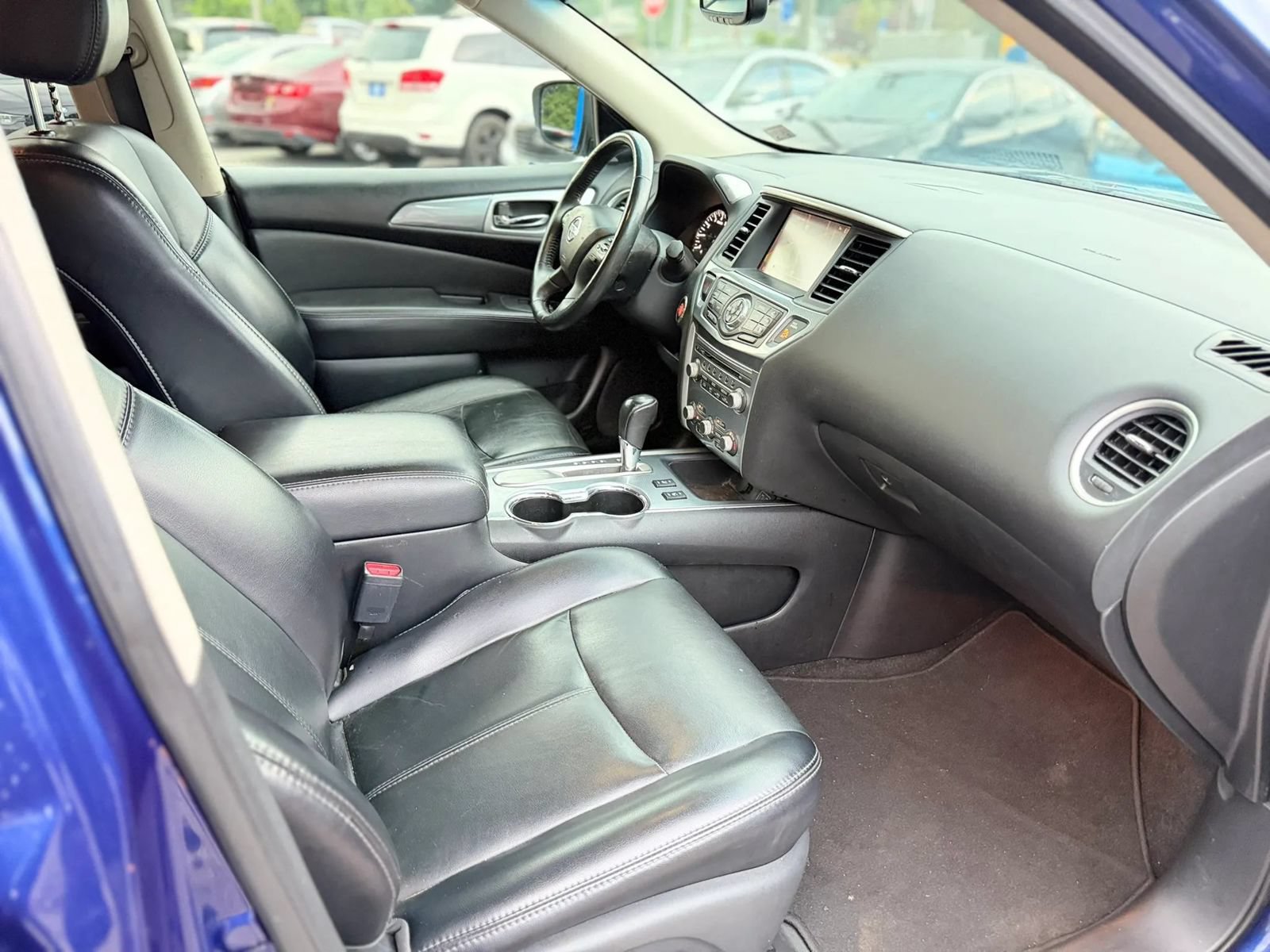 Used 2018 Nissan Pathfinder SL w/ Cargo Package FWD image 19