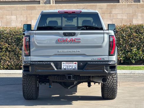 Certified 2025 GMC Sierra 2500 AT4X image 5