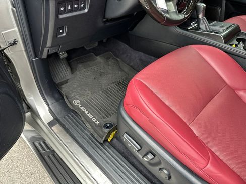 Used 2022 Lexus GX 460 Premium w/ Premium Package AWD/4WD image 19