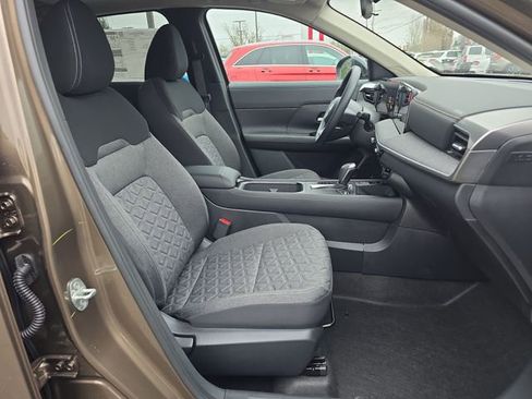 New 2026 Nissan Kicks SV w/ SV Premium Package image 9