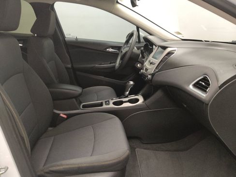 Used 2018 Chevrolet Cruze LS image 21