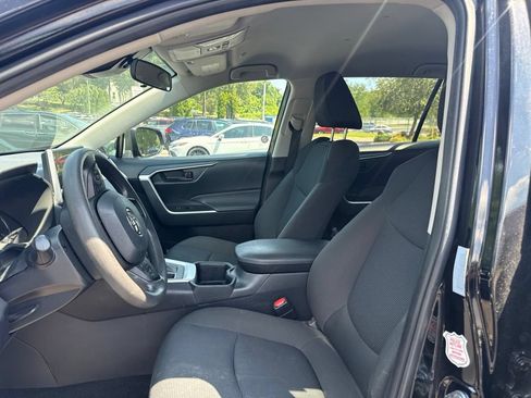 Used 2025 Toyota RAV4 LE AWD/4WD image 11