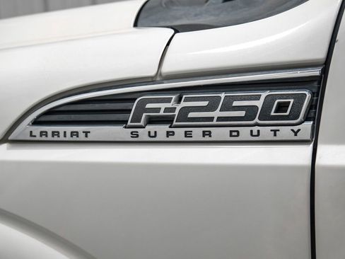 Used 2016 Ford F250 Lariat w/ Lariat Interior Package image 47