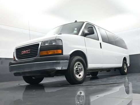 Used 2016 GMC Savana 3500 LT w/ LT Preferred Equipment Group image 19