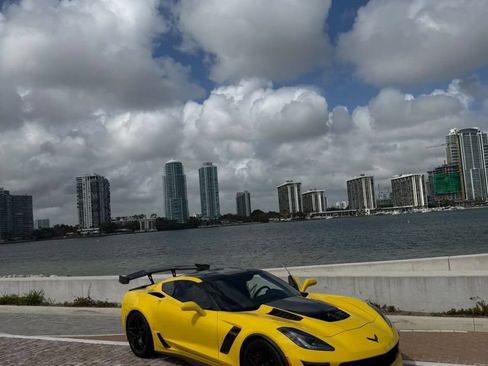 Used 2016 Chevrolet Corvette Z06 w/ 3LZ Preferred Equipment Group RWD image 3