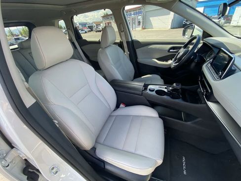 Used 2023 Nissan Rogue SV w/ SV Premium B Package AWD/4WD image 24