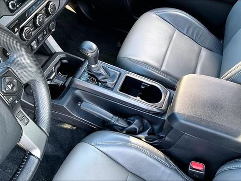 Used 2023 Toyota Tacoma TRD Sport w/ Technology Package AWD/4WD image 18